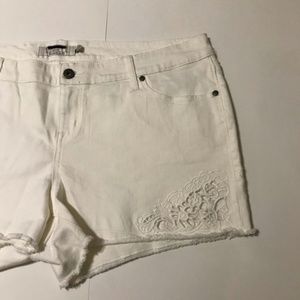 🔥 Torrid white denim lace shorts